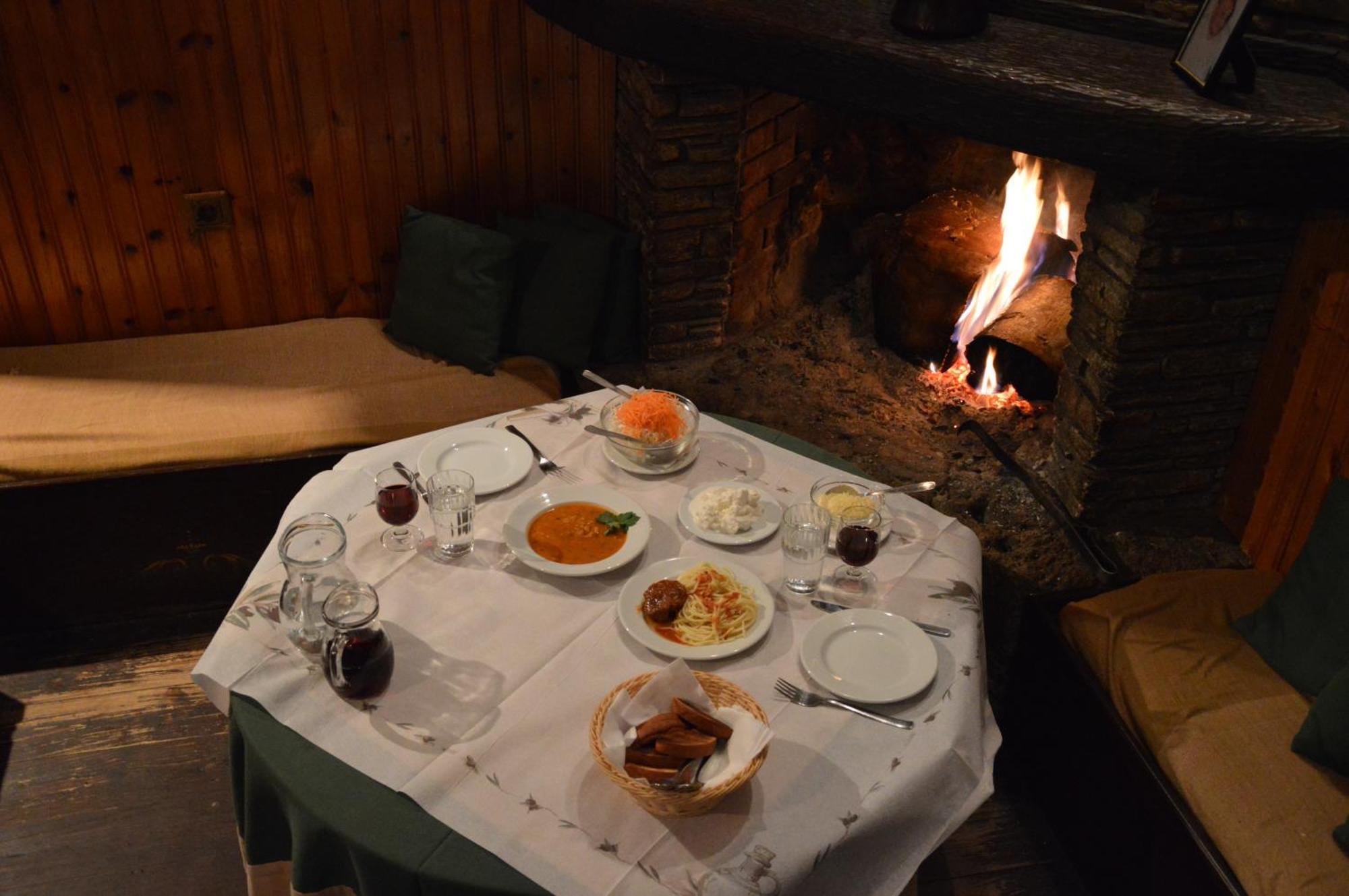 Hotel Hani Zisi Ханя Екстериор снимка